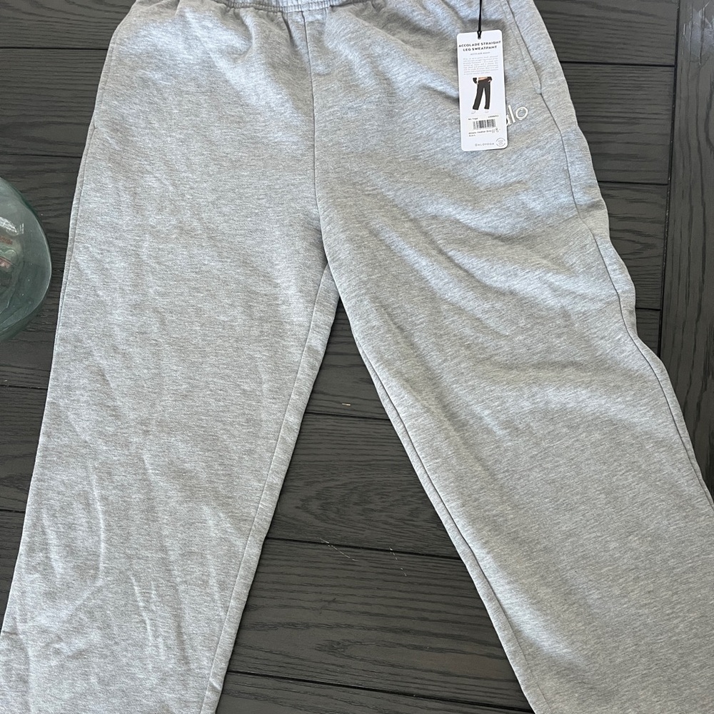 Alo wide leg sweatpants.